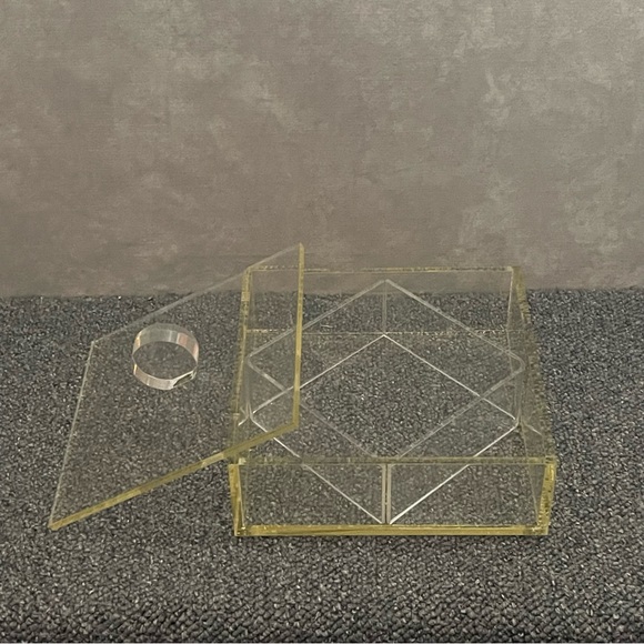 VINTAGE Lucite Snack Box - Picture 1 of 6